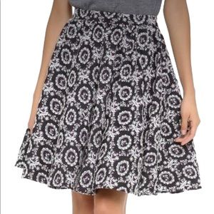 ALICE + OLIVIA Garrie Embroidered Full Knee Length Skirt Sz 6